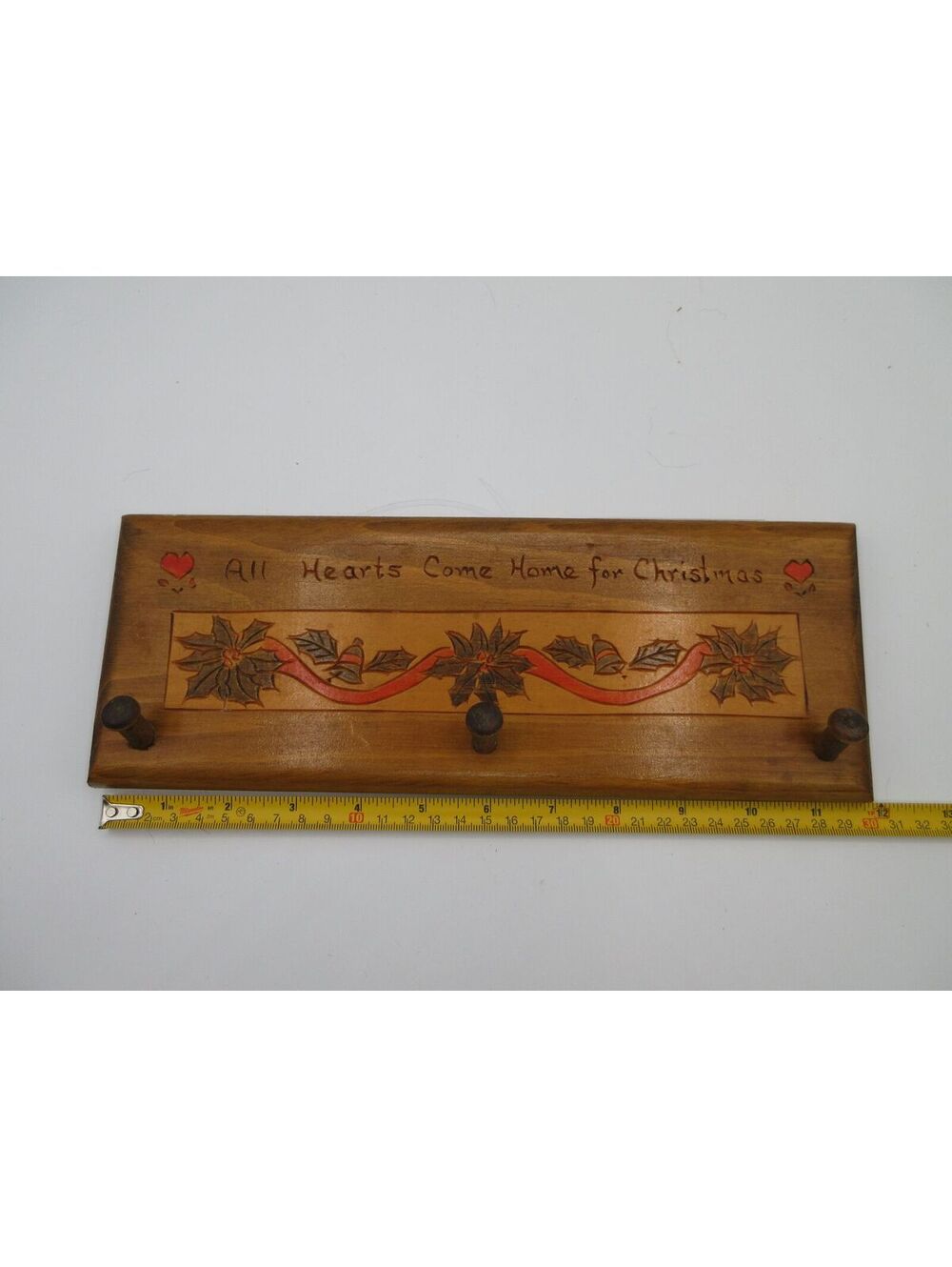 111. Vintage Christmas Wood Peg Rack Poinsettia Holiday Wall Decor